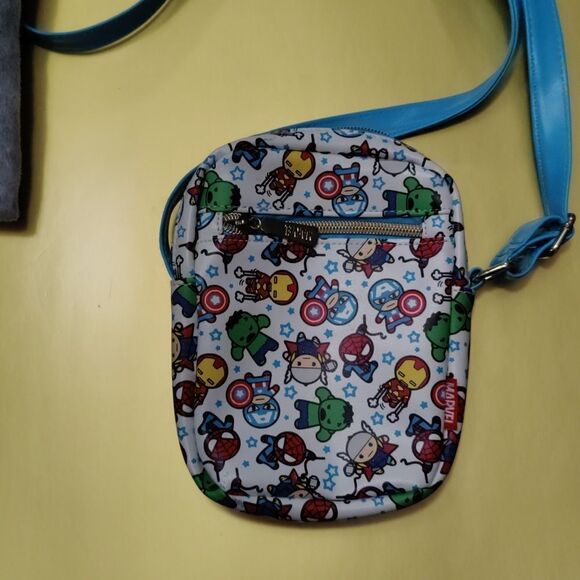 Marvel Bundle!  - Picture 7 of 10